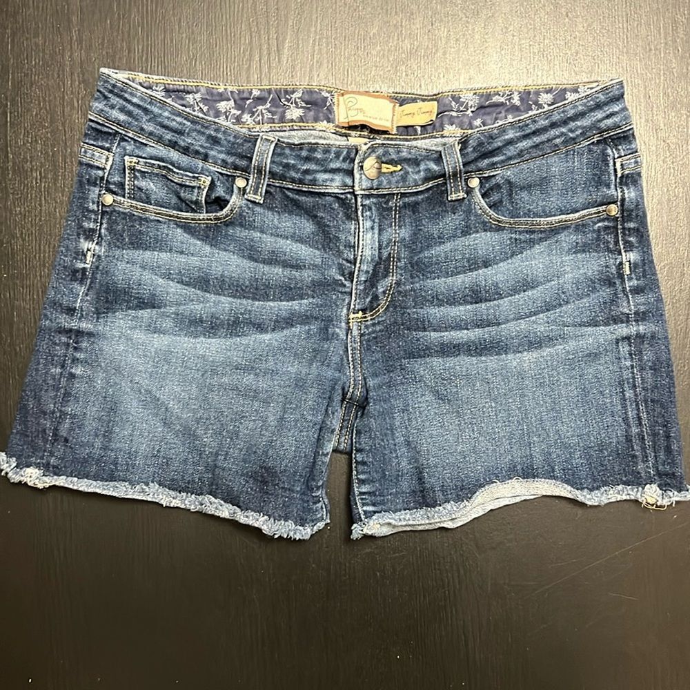 Paige jimmy jimmy wonems jeans shorts size 28.